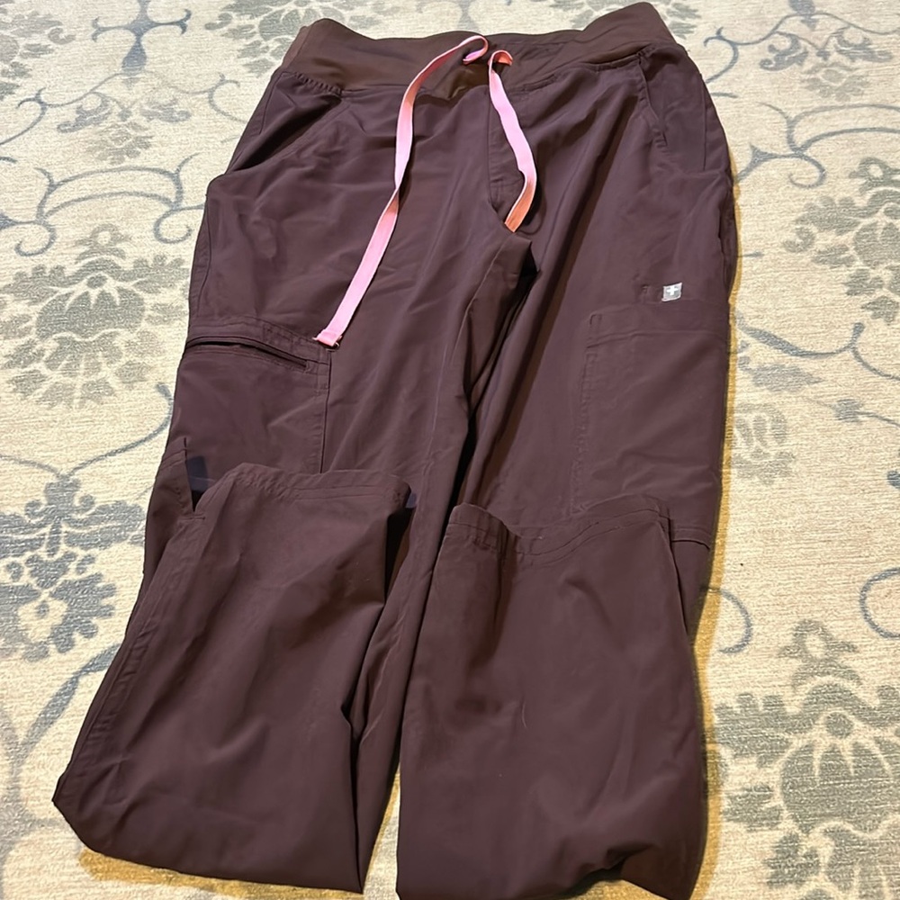 Figs scrubs in a fig type color